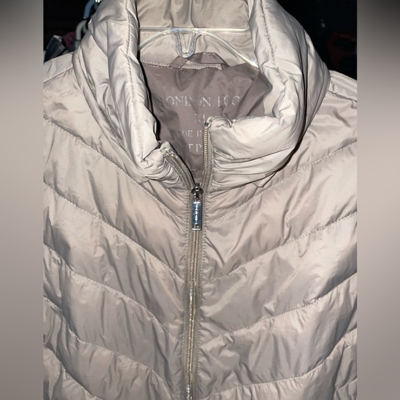 London Fog Women’s XL Light Gray Quilted Jacket. - Picture 13 of 13